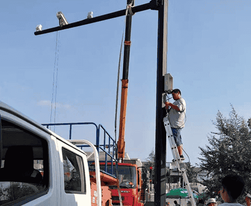 新华道路监控杆